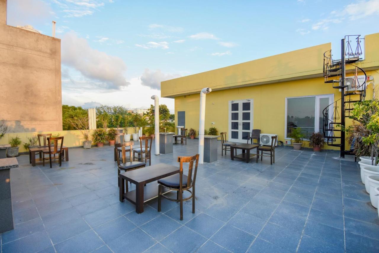 מלון לודהיאנה Oyo 75460 Sky High Residency מראה חיצוני תמונה