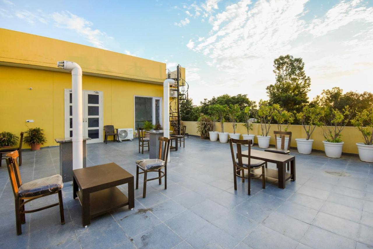 מלון לודהיאנה Oyo 75460 Sky High Residency מראה חיצוני תמונה